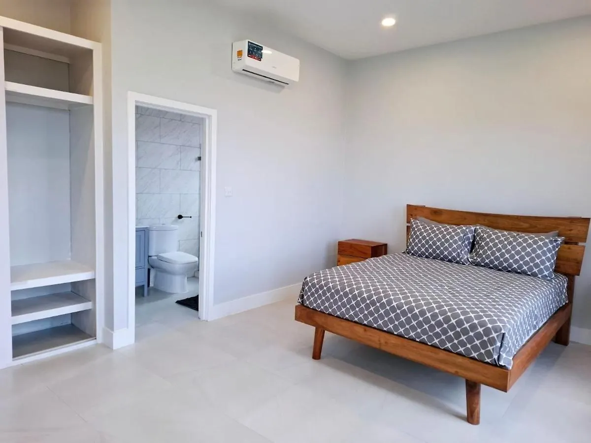 Apartment Escape360 Condo 2 - Sea Views, Luxurious & Modern Westerhall Land Settlement