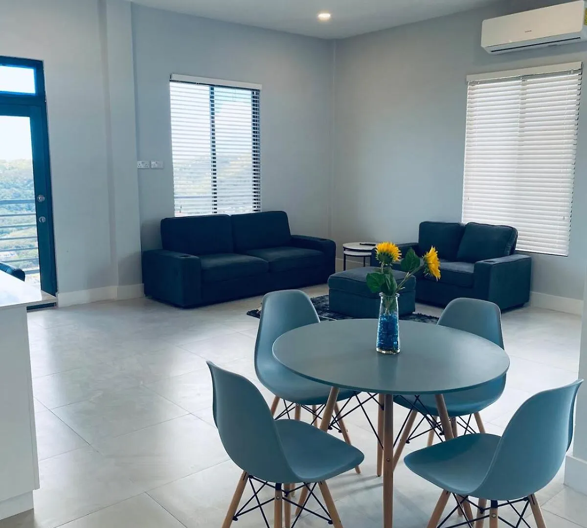 Escape360 Condo 2 - Sea Views, Luxurious & Modern Westerhall Land Settlement 0*,